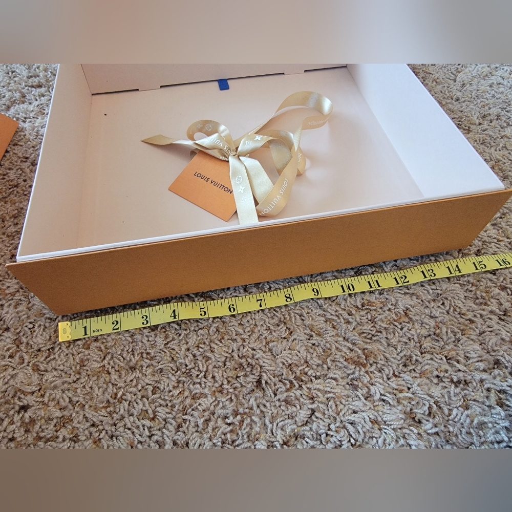 Authentic Louis Vuitton Speedy Box, Gift Bag And Ribbon! 15x14 - Picture 5 of 7